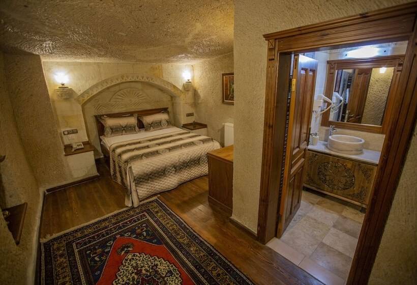 סוויטה, Stone House Cave