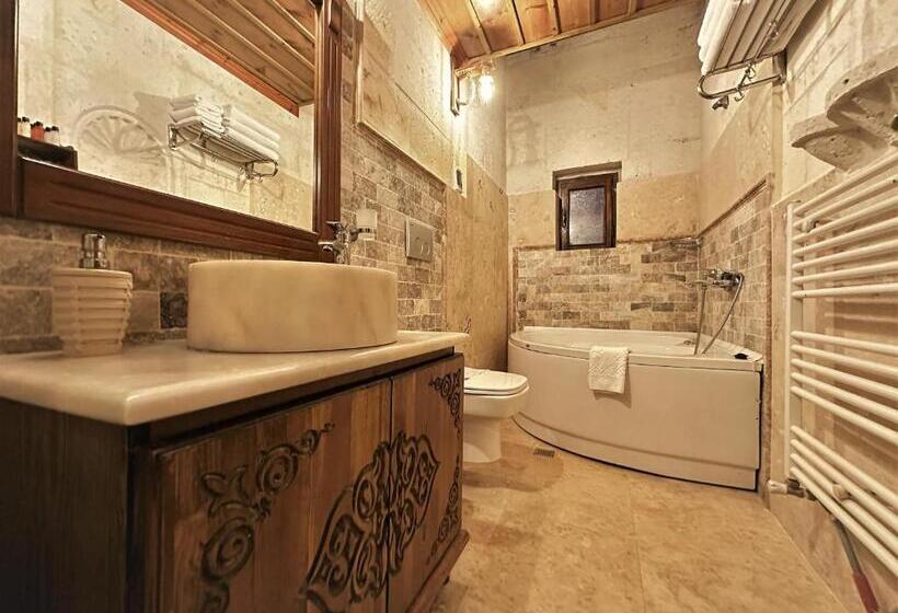 Семейный Номер, Stone House Cave