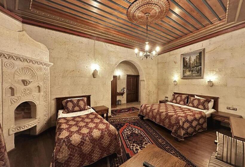 חדר משפחתי, Stone House Cave