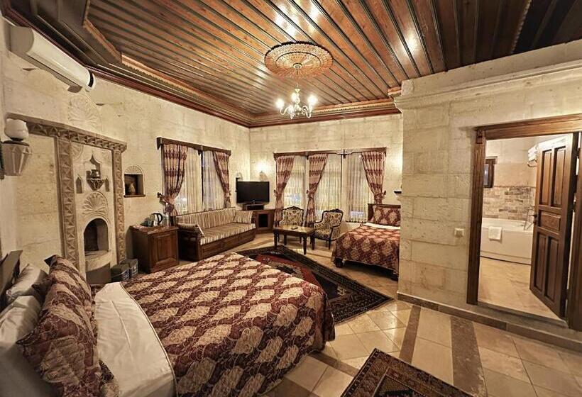 חדר משפחתי, Stone House Cave