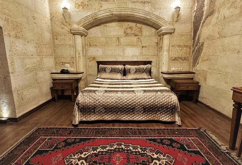 סוויטה דלוקס, Stone House Cave