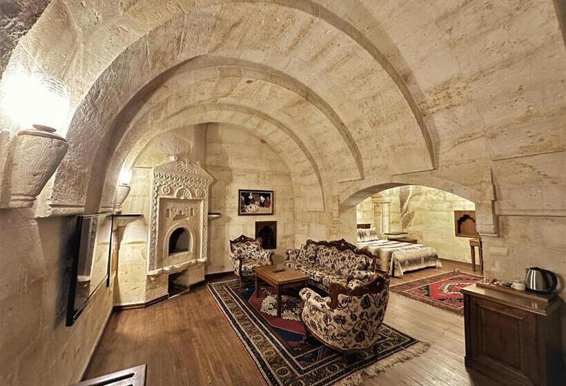 סוויטה דלוקס, Stone House Cave