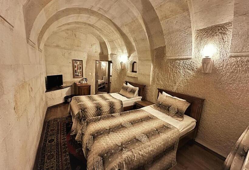 Люкс, Stone House Cave