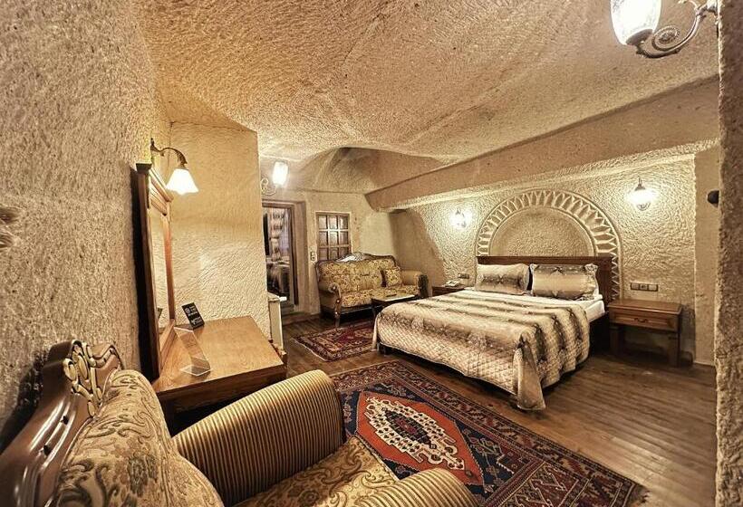 Люкс, Stone House Cave
