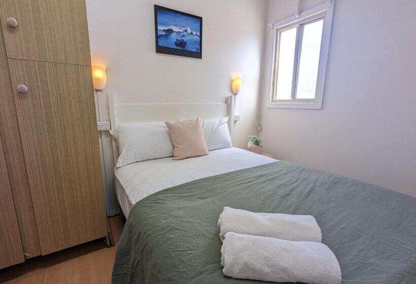 Quarto Economy, Studio 19 Wright Lodge