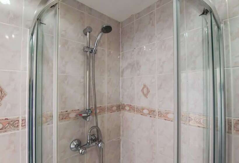 标准间, Tony S House