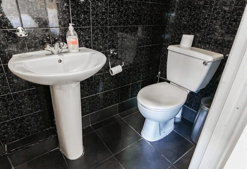 四人标准间, Tony S House