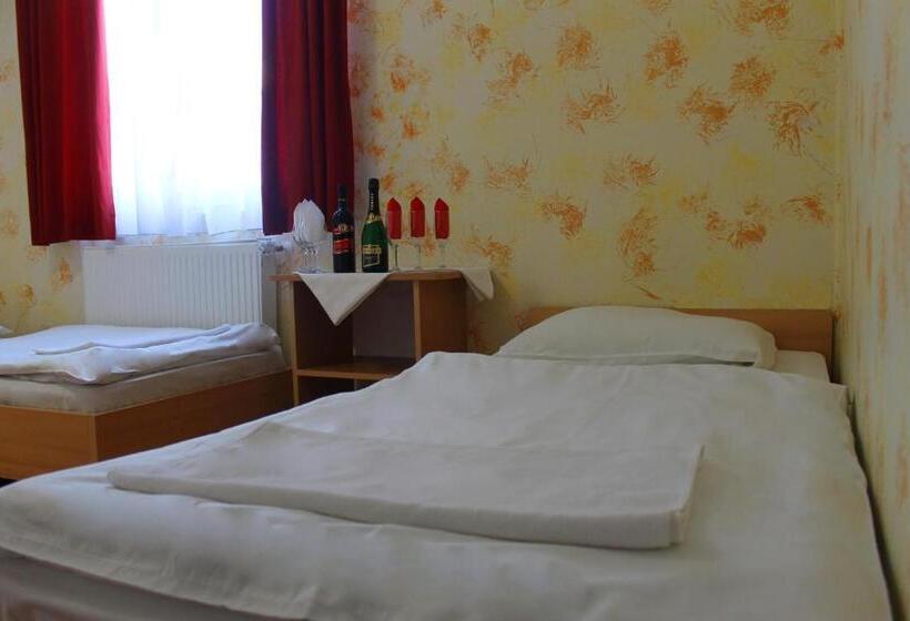 スタンダードトリプルルーム, Motelnet.t