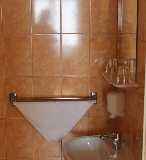 スタンダード4人部屋, Motelnet.t