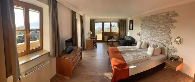 バルコニー付スイート, Parkhotel Tannenhof