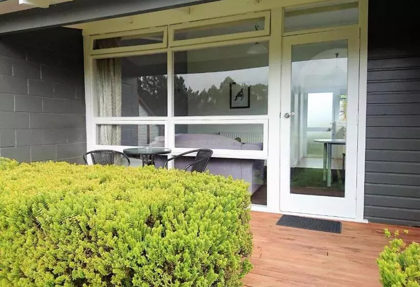スタンダードスタジオ, Taupo Debretts Spa Resort