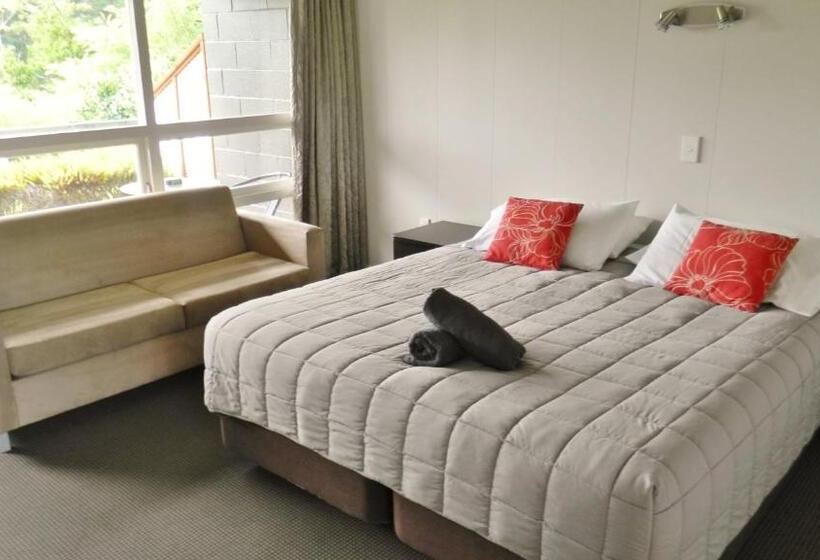 إستوديو قياسى, Taupo Debretts Spa Resort