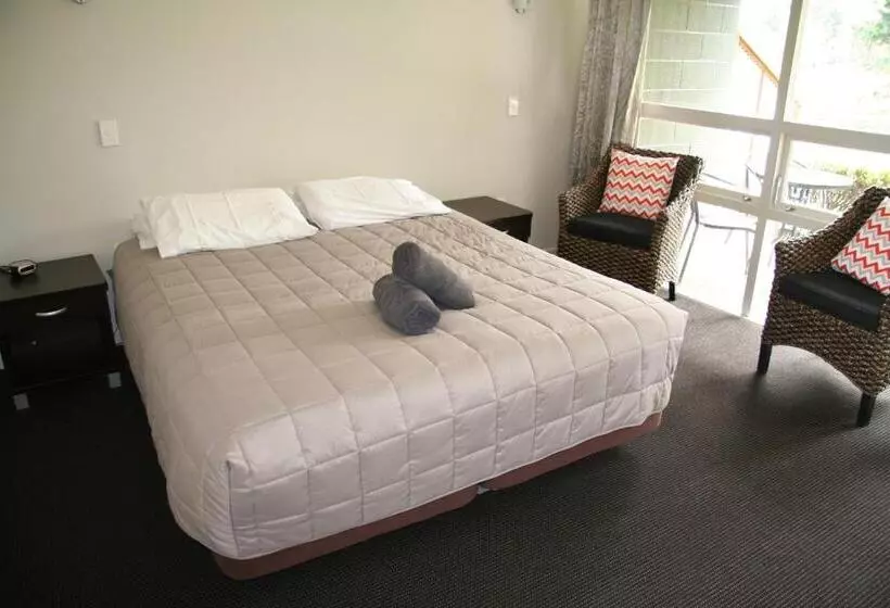 スタンダードスタジオ, Taupo Debretts Spa Resort