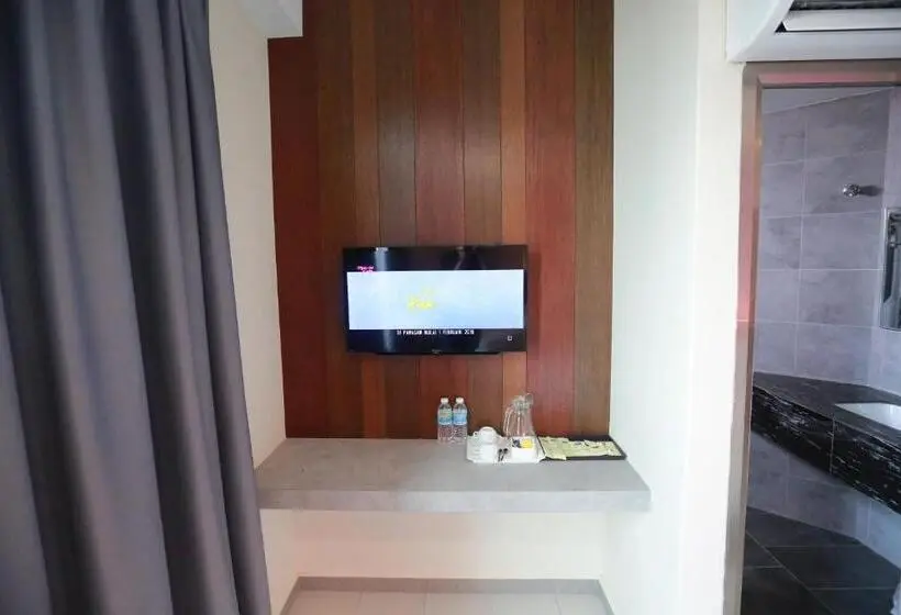 اتاق خانوادگی, Pantai Regal Boutique