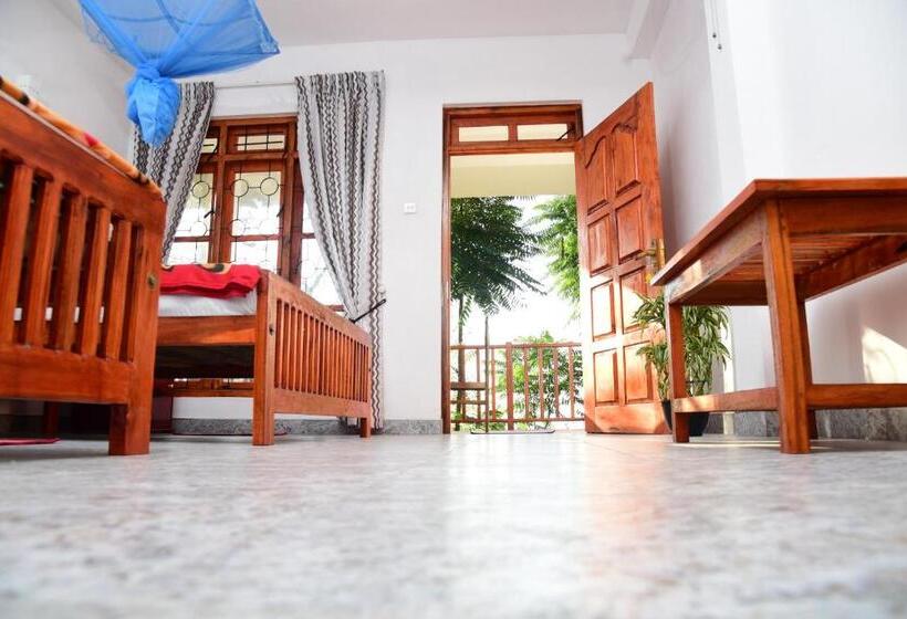 חדר סטנדרט לארבעה, Eco Diamond Palace