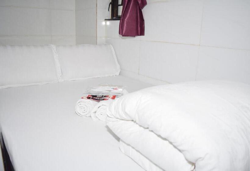 اتاق استاندارد یک نفره, Pay Less Guesthouse