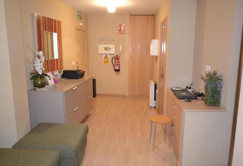 חדר סטנדרט לשלושה, Pr Blanco