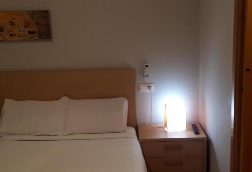 חדר סטנדרט לשלושה, Pr Blanco