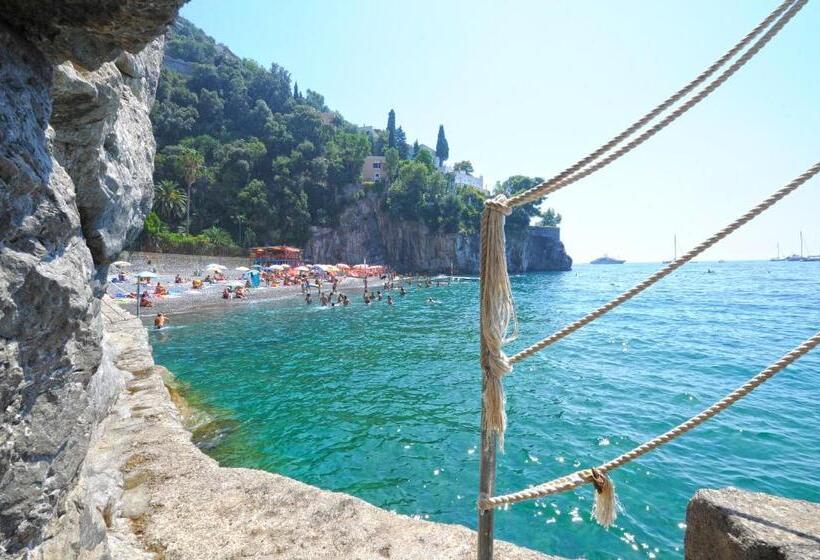 Comfort room with terrace, Villa Pietra Santa