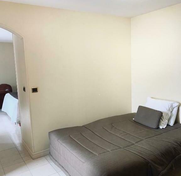 חדר סטנדרט לשלושה, Logis L Auberge   Maison Glenn Anna