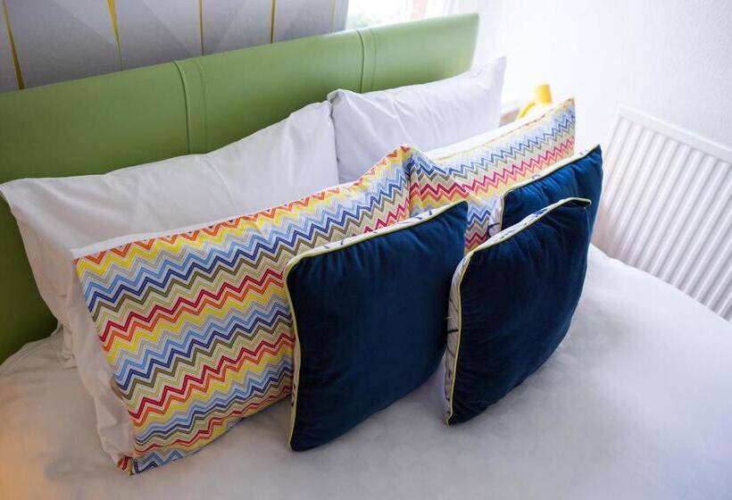 家庭交流房, Norbury House