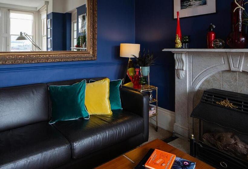 标准间, Norbury House