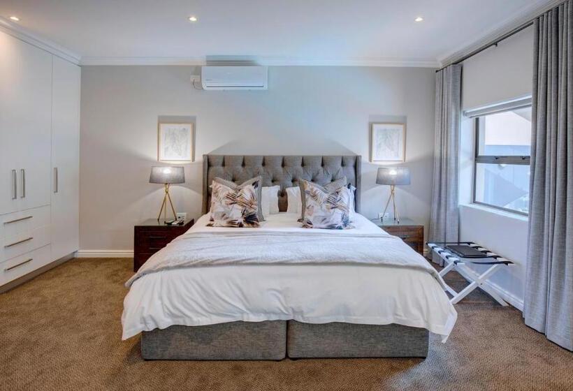 חדר משפחתי, Bay Lodge On The Beach