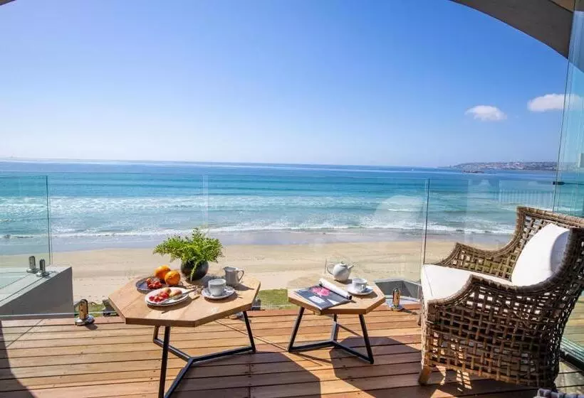 سوییت سوپریور با چشم‌انداز دریا, Bay Lodge On The Beach