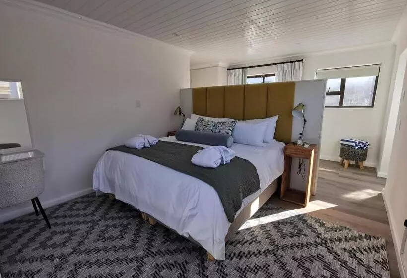 سوییت لوکس, Bay Lodge On The Beach