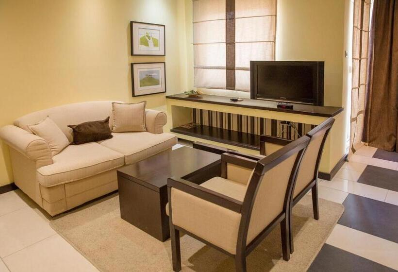 Standard Triple Room, Garni Boutique Hotel Arta