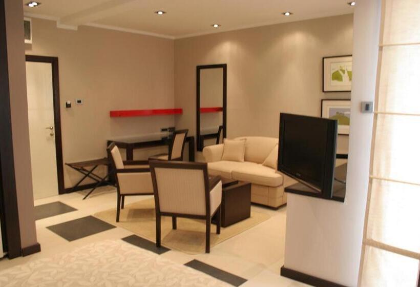 Standard Triple Room, Garni Boutique Hotel Arta