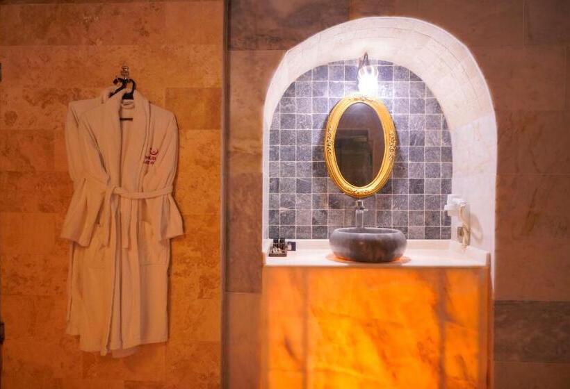 주니어 스위트, Holiday Cave