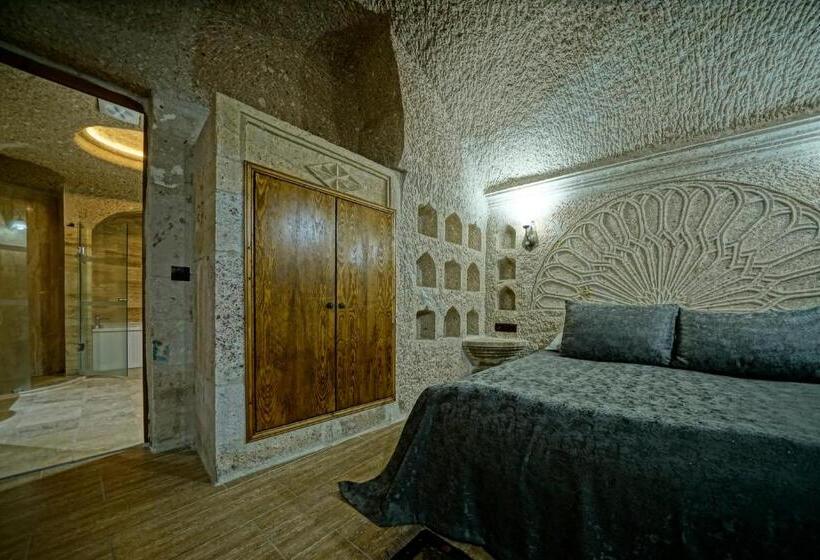 주니어 스위트, Holiday Cave