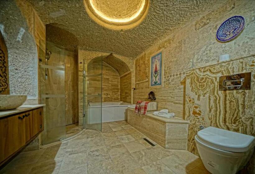 주니어 스위트, Holiday Cave