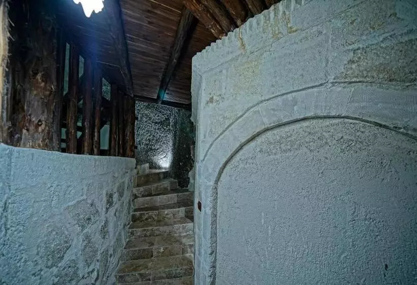 ファミリールーム, Holiday Cave