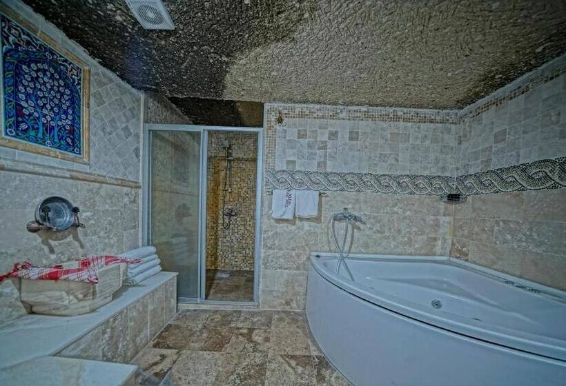 패밀리 룸, Holiday Cave