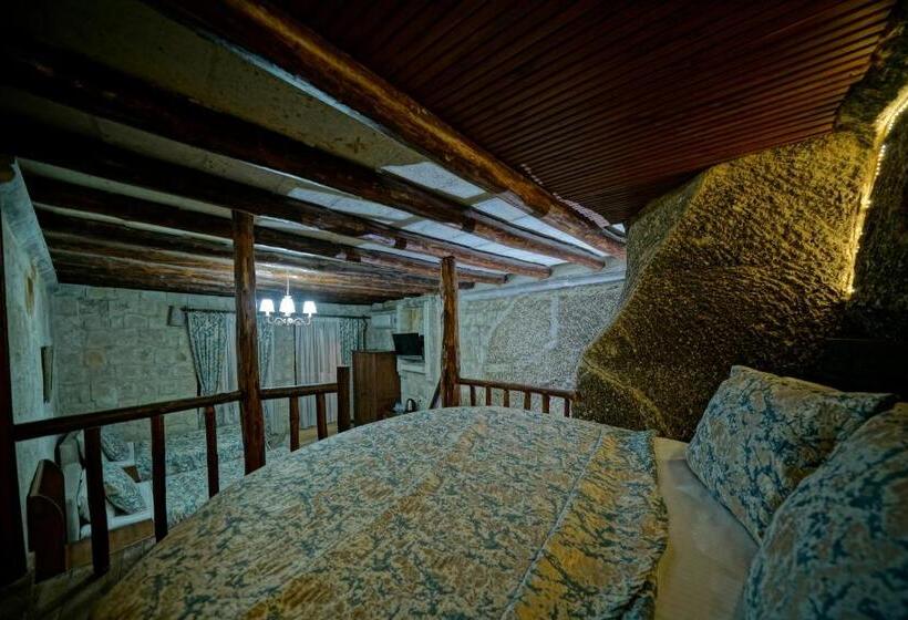 패밀리 룸, Holiday Cave