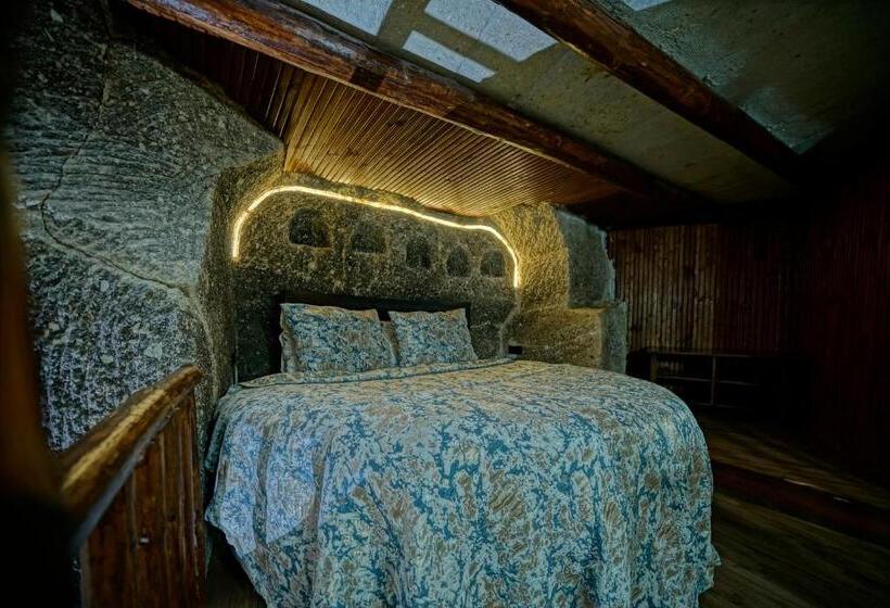 패밀리 룸, Holiday Cave