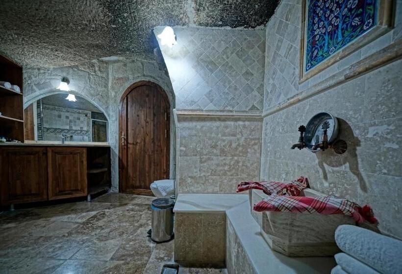 Семейный Номер, Holiday Cave