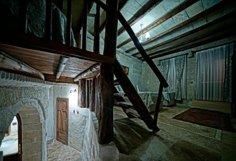 패밀리 룸, Holiday Cave