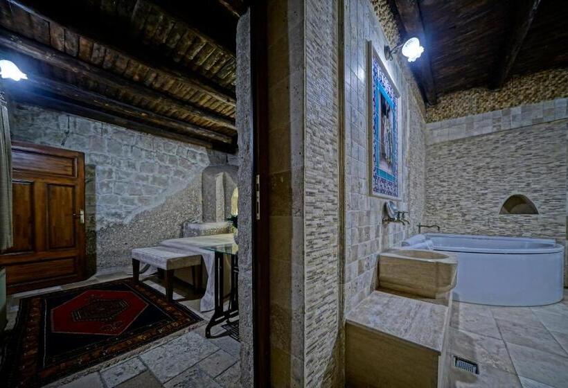 패밀리 룸, Holiday Cave