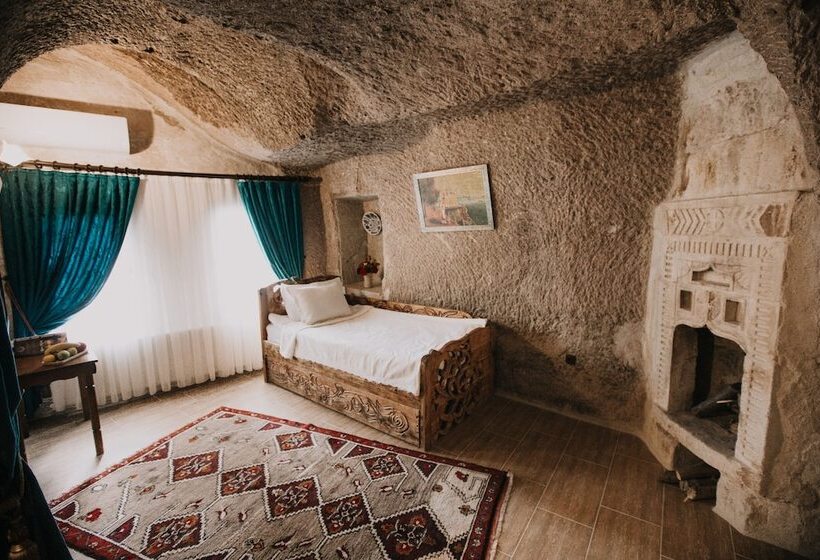 Люкс, Holiday Cave