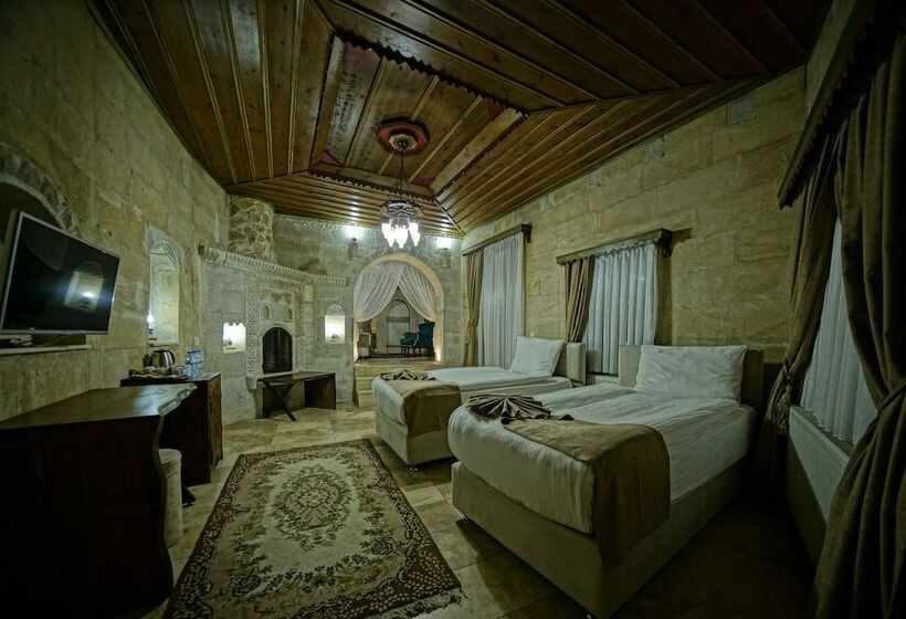 패밀리 룸, Holiday Cave