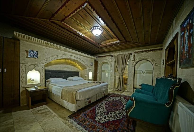 Семейный Номер, Holiday Cave