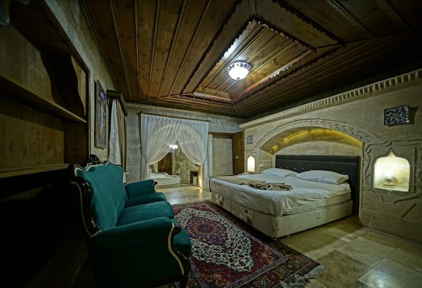 패밀리 룸, Holiday Cave