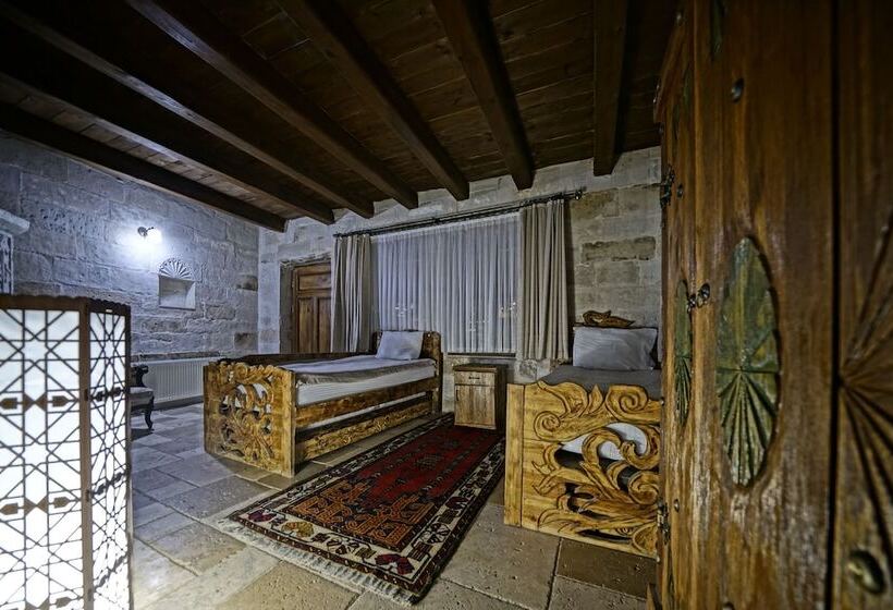 Семейный Номер, Holiday Cave