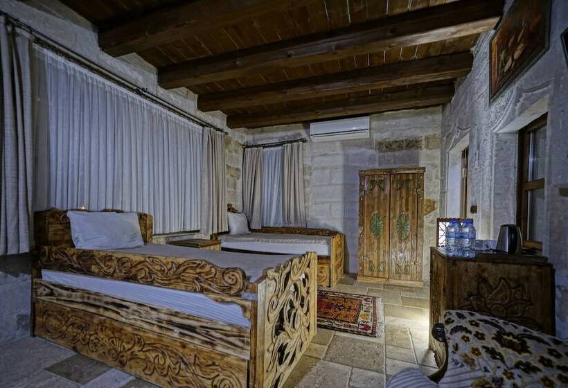 Семейный Номер, Holiday Cave