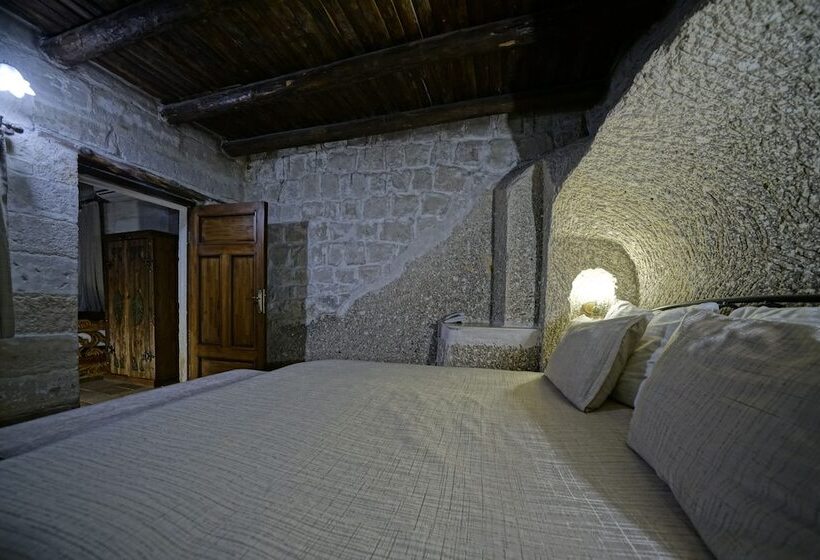 패밀리 룸, Holiday Cave