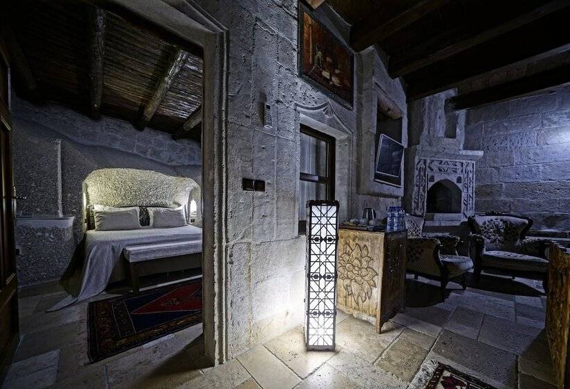 패밀리 룸, Holiday Cave