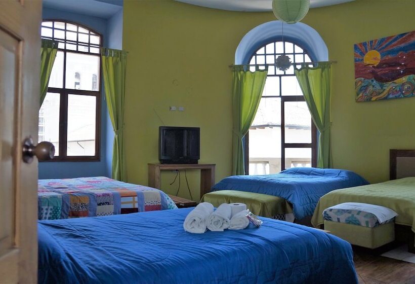 スタンダード4人部屋, Hostal Quito Cultural